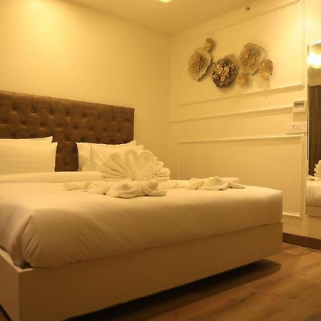 Sapphire Sky Hotel Dehradun Dış mekan fotoğraf